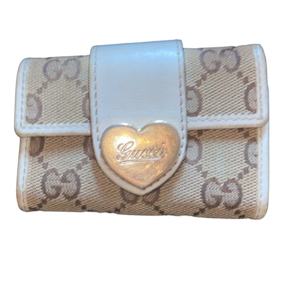 Authentic Gucci Heart GG Canvas Brown Key Case - Picture 3 of 9